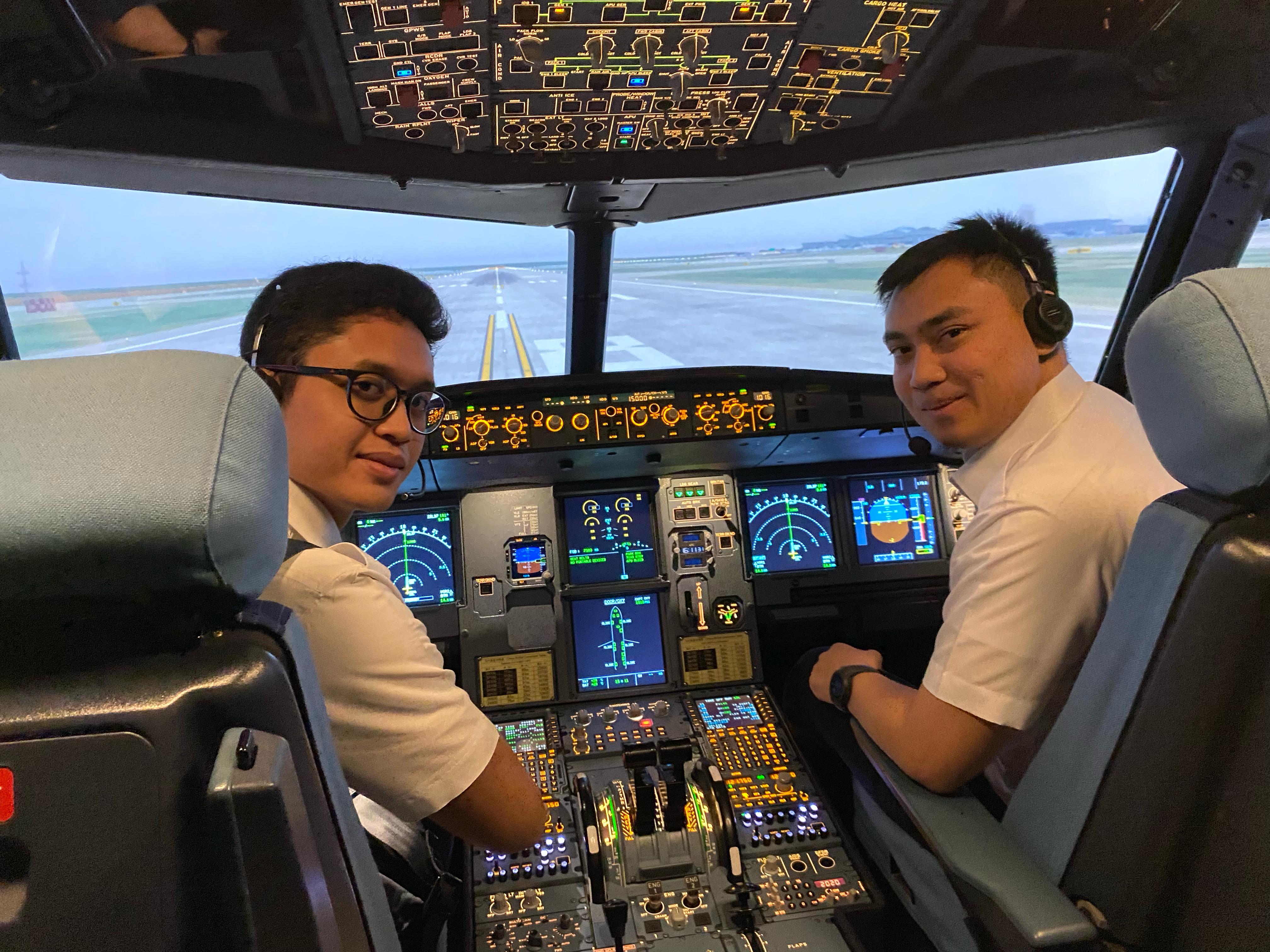 Flybest in A320 Cockpit Changsha